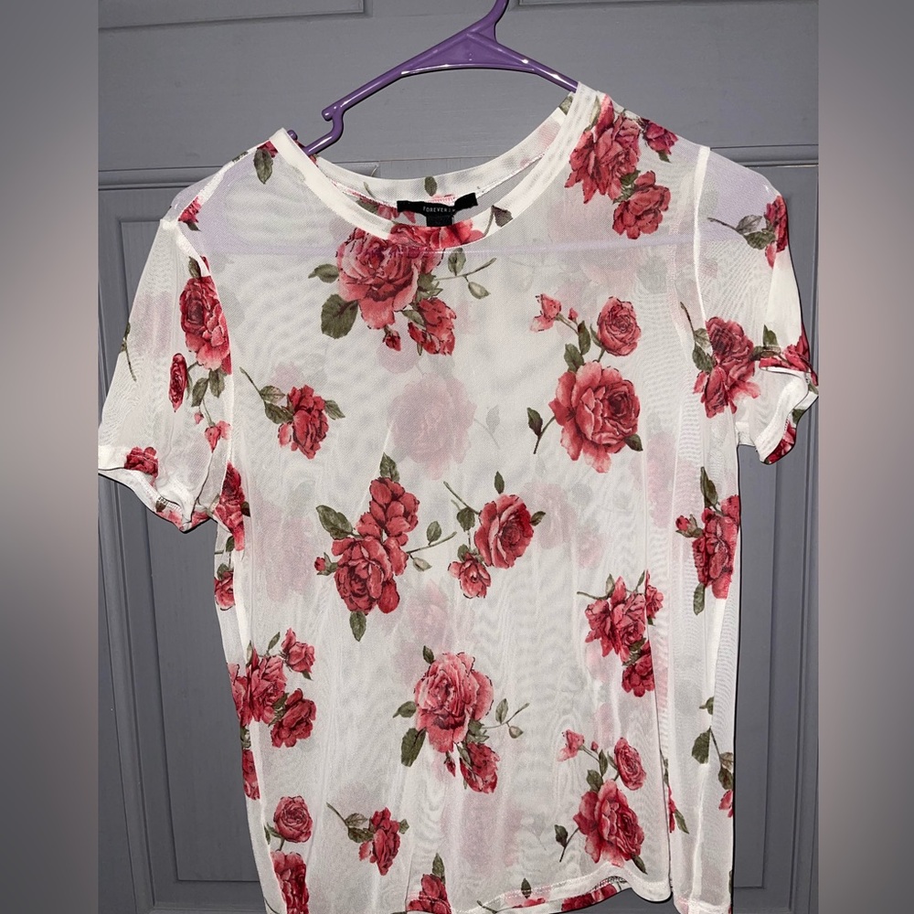Women’s Forever 21 T-shirt